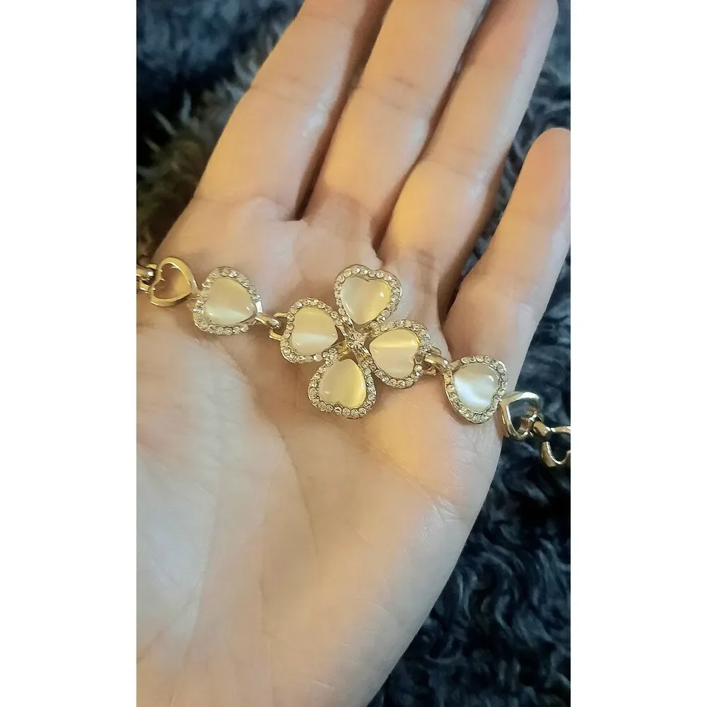 *Clearance* Ladies Flower Tennis Bracelet - Picture 2 of 6